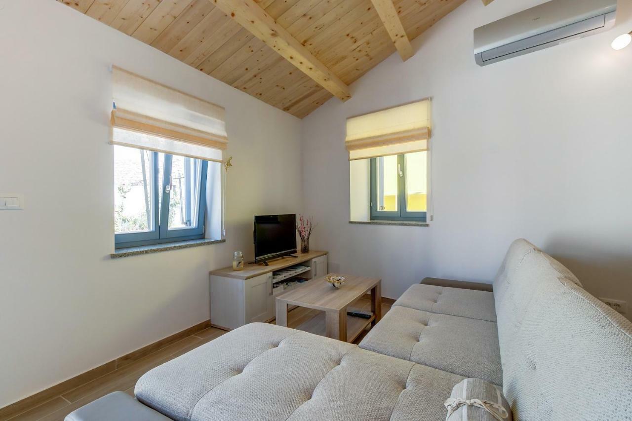 Apartments Relax Veli Lošinj Exteriör bild