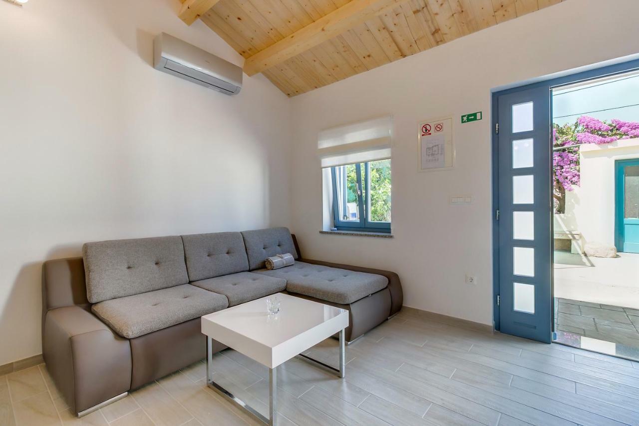 Apartments Relax Veli Lošinj Exteriör bild